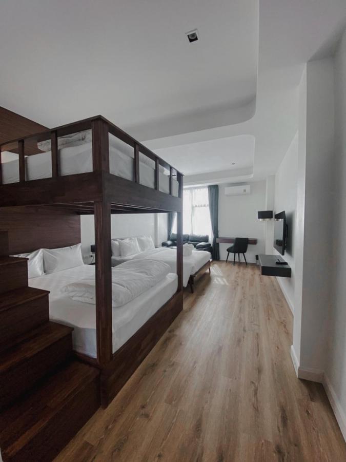 Hotel Play Poshtel & Cafe'