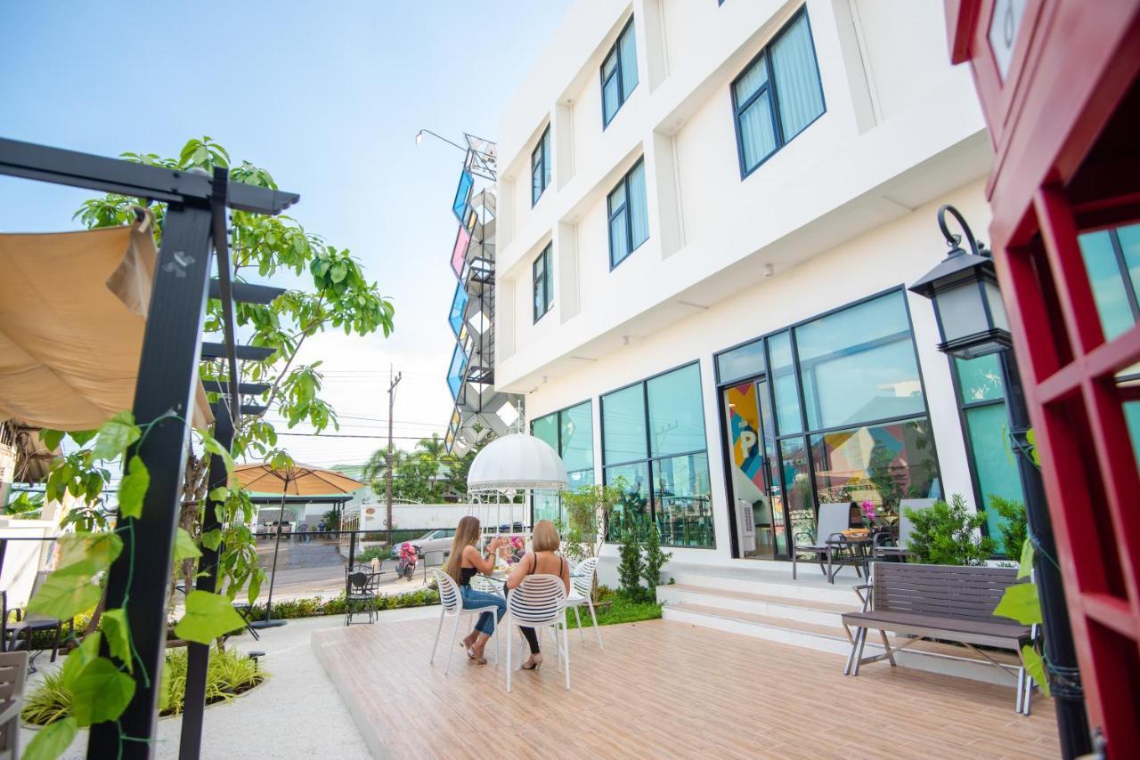 Play Poshtel & Cafe' 4*